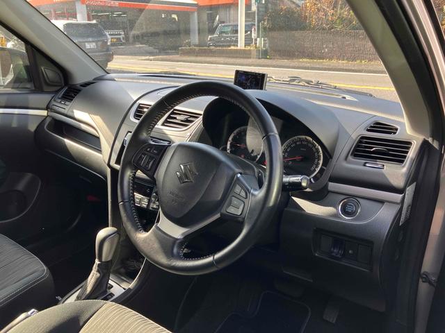 スイフト ＸＧ　オートクルーズコントロール　アルミホイール　オートライト　スマートキー　電動格納ミラー　ＣＶＴ　盗難防止システム　衝突安全ボディ　ＡＢＳ　ＣＤ　ミュージックプレイヤー接続可　エアコン（38枚目）