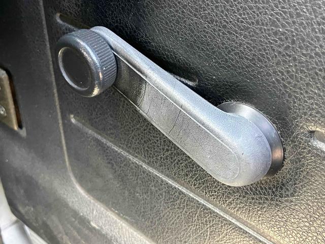 ジムニー ランドベンチャー　４ＷＤ　ＥＴＣ　ＭＴ　ＭＤ　エアコン（9枚目）