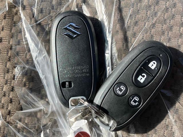 エブリイ ＰＡ　バックカメラ　両側電動スライドドア　ナビ　クリアランスソナー　レーンアシスト　衝突被害軽減システム　オートライト　スマートキー　アイドリングストップ　電動格納ミラー　シートヒーター　ＡＴ　ＡＢＳ（10枚目）