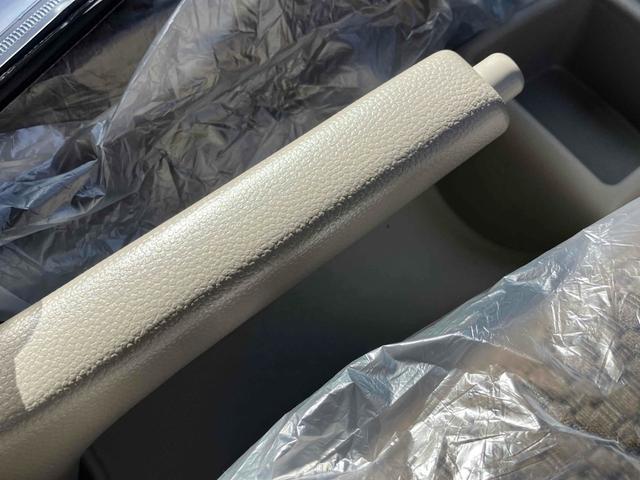 エブリイ ＰＡ　バックカメラ　両側電動スライドドア　ナビ　クリアランスソナー　レーンアシスト　衝突被害軽減システム　オートライト　スマートキー　アイドリングストップ　電動格納ミラー　シートヒーター　ＡＴ　ＡＢＳ（41枚目）