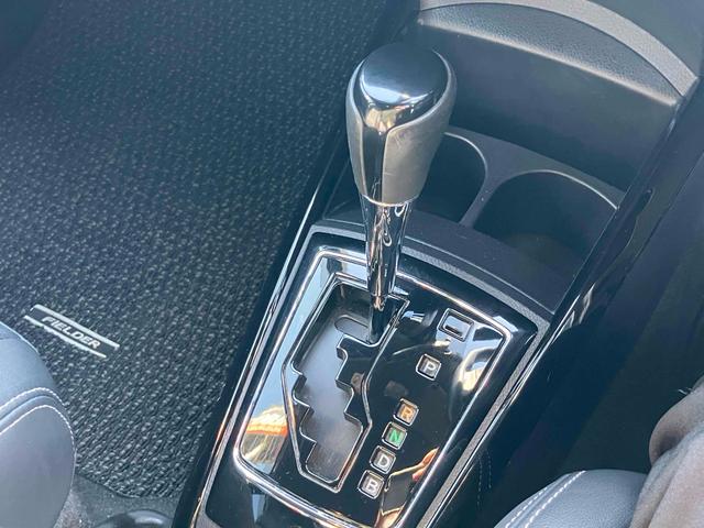 カローラフィールダー ハイブリッドＧ　ダブルバイビー　ＥＴＣ　バックカメラ　ナビ　ＴＶ　オートクルーズコントロール　レーンアシスト　衝突被害軽減システム　アルミホイール　オートマチックハイビーム　オートライト　ＬＥＤヘッドランプ　スマートキー（7枚目）