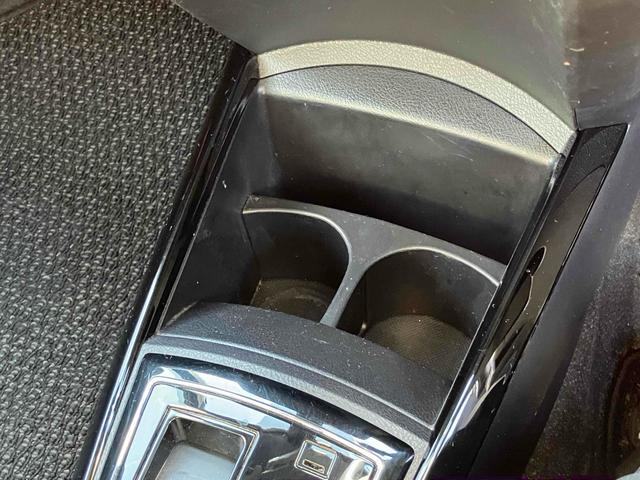 カローラフィールダー ハイブリッドＧ　ダブルバイビー　ＥＴＣ　バックカメラ　ナビ　ＴＶ　オートクルーズコントロール　レーンアシスト　衝突被害軽減システム　アルミホイール　オートマチックハイビーム　オートライト　ＬＥＤヘッドランプ　スマートキー（37枚目）