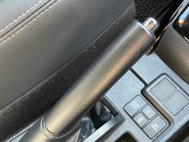 カローラフィールダー ハイブリッドＧ　ダブルバイビー　ＥＴＣ　バックカメラ　ナビ　ＴＶ　オートクルーズコントロール　レーンアシスト　衝突被害軽減システム　アルミホイール　オートマチックハイビーム　オートライト　ＬＥＤヘッドランプ　スマートキー（38枚目）