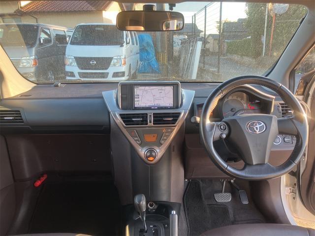 ｉＱ １００Ｇ　レザーパッケージ　ナビ　ＴＶ　アルミホイール　スマートキー　電動格納ミラー　ＣＶＴ　盗難防止システム　衝突安全ボディ　ＡＢＳ　ＥＳＣ　ＣＤ　ＤＶＤ再生　ミュージックプレイヤー接続可　エアコン　パワーステアリング（2枚目）