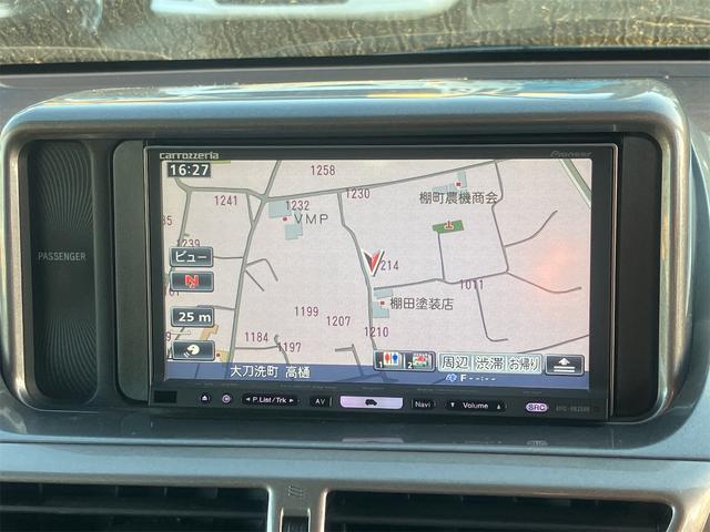 ｉＱ １００Ｇ　レザーパッケージ　ナビ　ＴＶ　アルミホイール　スマートキー　電動格納ミラー　ＣＶＴ　盗難防止システム　衝突安全ボディ　ＡＢＳ　ＥＳＣ　ＣＤ　ＤＶＤ再生　ミュージックプレイヤー接続可　エアコン　パワーステアリング（4枚目）