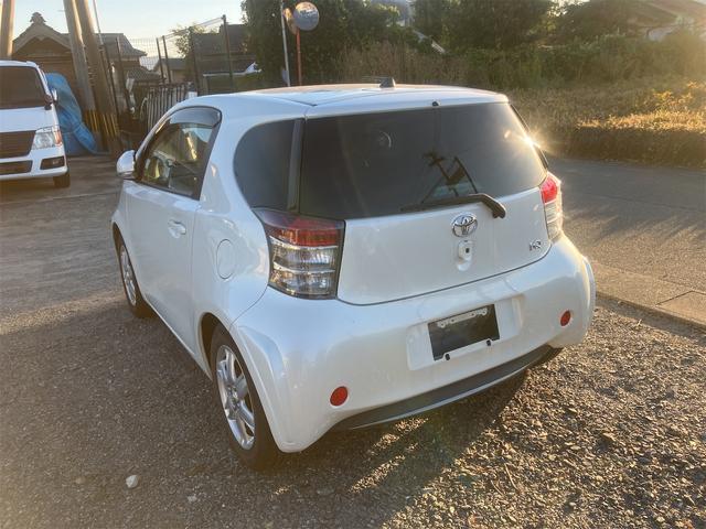 ｉＱ １００Ｇ　レザーパッケージ　ナビ　ＴＶ　アルミホイール　スマートキー　電動格納ミラー　ＣＶＴ　盗難防止システム　衝突安全ボディ　ＡＢＳ　ＥＳＣ　ＣＤ　ＤＶＤ再生　ミュージックプレイヤー接続可　エアコン　パワーステアリング（17枚目）