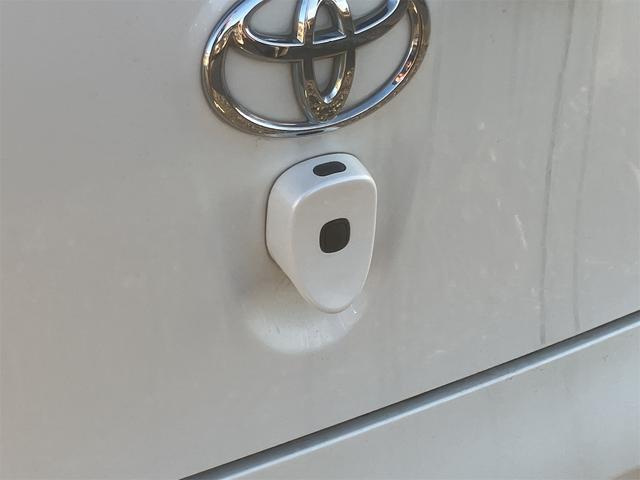 ｉＱ １００Ｇ　レザーパッケージ　ナビ　ＴＶ　アルミホイール　スマートキー　電動格納ミラー　ＣＶＴ　盗難防止システム　衝突安全ボディ　ＡＢＳ　ＥＳＣ　ＣＤ　ＤＶＤ再生　ミュージックプレイヤー接続可　エアコン　パワーステアリング（18枚目）