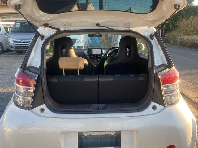 ｉＱ １００Ｇ　レザーパッケージ　ナビ　ＴＶ　アルミホイール　スマートキー　電動格納ミラー　ＣＶＴ　盗難防止システム　衝突安全ボディ　ＡＢＳ　ＥＳＣ　ＣＤ　ＤＶＤ再生　ミュージックプレイヤー接続可　エアコン　パワーステアリング（19枚目）