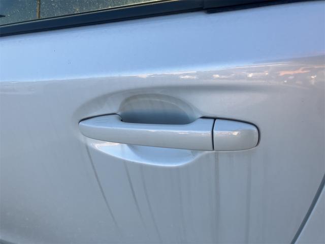 ｉＱ １００Ｇ　レザーパッケージ　ナビ　ＴＶ　アルミホイール　スマートキー　電動格納ミラー　ＣＶＴ　盗難防止システム　衝突安全ボディ　ＡＢＳ　ＥＳＣ　ＣＤ　ＤＶＤ再生　ミュージックプレイヤー接続可　エアコン　パワーステアリング（26枚目）