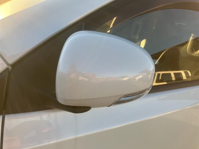 ｉＱ １００Ｇ　レザーパッケージ　ナビ　ＴＶ　アルミホイール　スマートキー　電動格納ミラー　ＣＶＴ　盗難防止システム　衝突安全ボディ　ＡＢＳ　ＥＳＣ　ＣＤ　ＤＶＤ再生　ミュージックプレイヤー接続可　エアコン　パワーステアリング（27枚目）