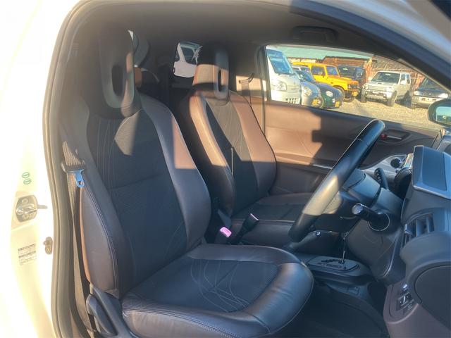 ｉＱ １００Ｇ　レザーパッケージ　ナビ　ＴＶ　アルミホイール　スマートキー　電動格納ミラー　ＣＶＴ　盗難防止システム　衝突安全ボディ　ＡＢＳ　ＥＳＣ　ＣＤ　ＤＶＤ再生　ミュージックプレイヤー接続可　エアコン　パワーステアリング（31枚目）