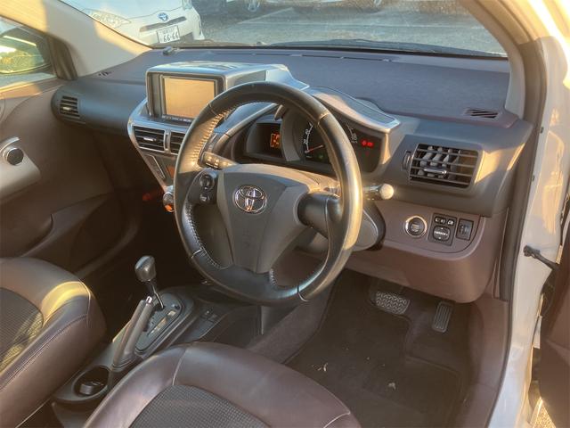 ｉＱ １００Ｇ　レザーパッケージ　ナビ　ＴＶ　アルミホイール　スマートキー　電動格納ミラー　ＣＶＴ　盗難防止システム　衝突安全ボディ　ＡＢＳ　ＥＳＣ　ＣＤ　ＤＶＤ再生　ミュージックプレイヤー接続可　エアコン　パワーステアリング（32枚目）
