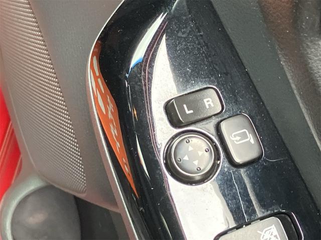 スペーシアカスタム XS タイミングチェーン HIDヘッドライト 純正エアロ 純正14インチアルミホイール アイドリングストップ 片側電動スライドドア スマートキー プッシュスターター オートライト 電動格納ドアミラー(11枚目)