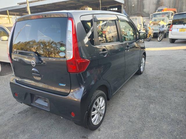 デイズ Ｘ　アラウンドビューモニター　ナビ地デジＴＶ　インテリジェントキー　プッシュスターター　電動格納ドアミラー　ベンチシート　オートエアコン　アイドリングストップ（33枚目）