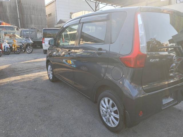 デイズ Ｘ　アラウンドビューモニター　ナビ地デジＴＶ　インテリジェントキー　プッシュスターター　電動格納ドアミラー　ベンチシート　オートエアコン　アイドリングストップ（35枚目）