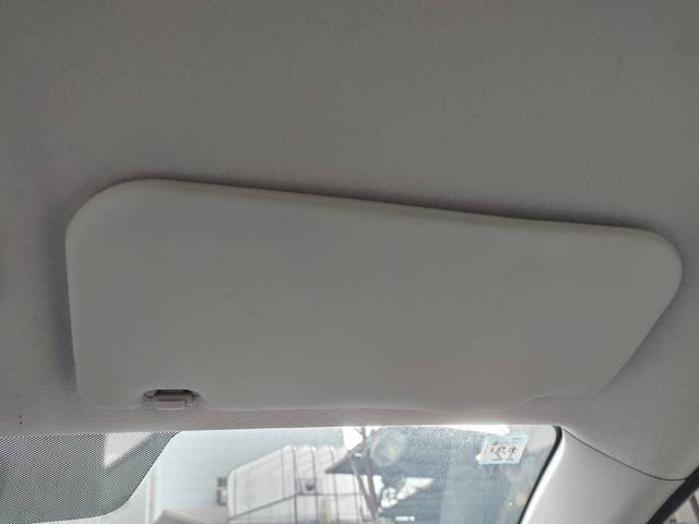 ｅＫワゴン Ｔセーフティパッケージ　ＨＩＤヘッドライト　純正エアロ　アルミ　アラウンドビューモニター　スマートキー　プッシュスターター　ＥＴＣ　オートエアコン　ベンチシート　シートヒーター　衝突軽減ブレーキ　オートマチックハイビーム（17枚目）