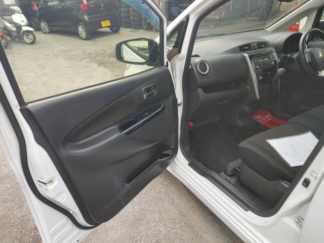 ｅＫワゴン Ｔセーフティパッケージ　ＨＩＤヘッドライト　純正エアロ　アルミ　アラウンドビューモニター　スマートキー　プッシュスターター　ＥＴＣ　オートエアコン　ベンチシート　シートヒーター　衝突軽減ブレーキ　オートマチックハイビーム（32枚目）