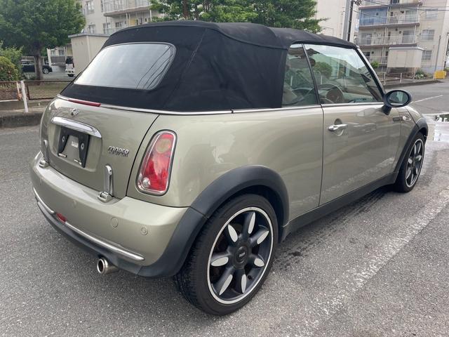 ＭＩＮＩ 　サンルーフ　マニュアル５速車　本革シート　アルミホイール（7枚目）