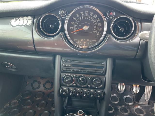 ＭＩＮＩ 　サンルーフ　マニュアル５速車　本革シート　アルミホイール（9枚目）