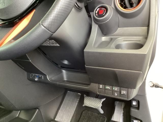 Ｎ－ＯＮＥ ＲＳ　ディスプレイオーディオ　リアカメラ　衝突被害軽減装置　カーテンエアバック　パーキングセンサー　ＥＴＣ車載器　前席シートヒーター　スマートキー付き　オートクルーズコントロール　フルオートエアコン　エアロ（15枚目）