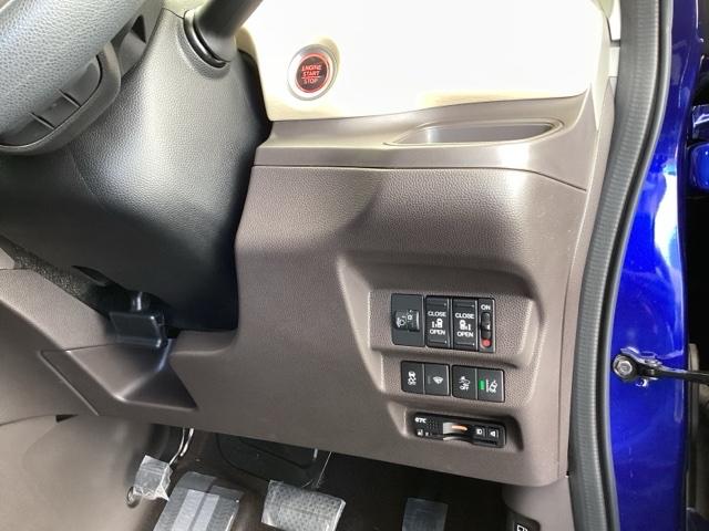 フリード Ｇ・ホンダセンシング　純正メモリーナビ　両側電動スライドドア　両側オートドア　デュアルエアバック　衝突回避システム　ＥＣＯＮ　スマキー　ナビＴＶ　セキュリティアラーム　整備点検記録簿　リアカメ　横滑防止装置　クルコン付き（15枚目）
