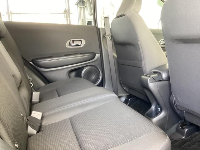 ヴェゼル ハイブリッド・ホンダセンシング メモリーナビ ドラレコ ETC エアバッグ パワーウインドウ LED USB 横滑り防止装置 ドライブレコーダー Rカメラ クルーズコントロール オートエアコン 衝突軽減ブレーキ スマートキー(27枚目)