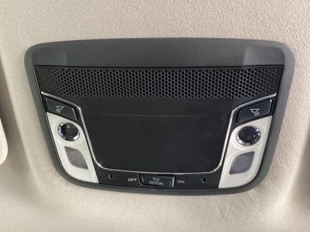 ヴェゼル ハイブリッド・ホンダセンシング メモリーナビ ドラレコ ETC エアバッグ パワーウインドウ LED USB 横滑り防止装置 ドライブレコーダー Rカメラ クルーズコントロール オートエアコン 衝突軽減ブレーキ スマートキー(28枚目)