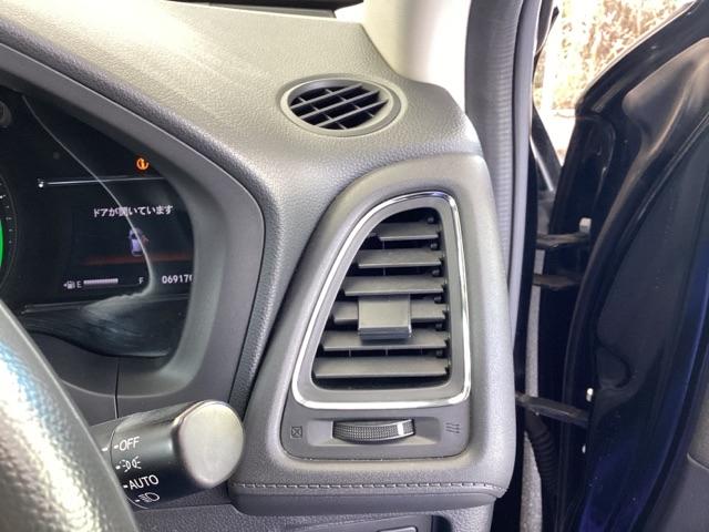 ヴェゼル ハイブリッド・ホンダセンシング メモリーナビ ドラレコ ETC エアバッグ パワーウインドウ LED USB 横滑り防止装置 ドライブレコーダー Rカメラ クルーズコントロール オートエアコン 衝突軽減ブレーキ スマートキー(29枚目)