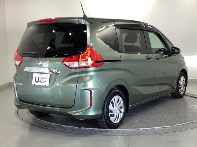 フリード G 純正ナビ フルセグ リアカメラ Aクルーズ 3列シート LEDヘッドライト パワーウインドウ 地デジ Rカメラ イモビ VSA USB エアコン エアバッグ スマートキー ECONモード キーフリ(8枚目)