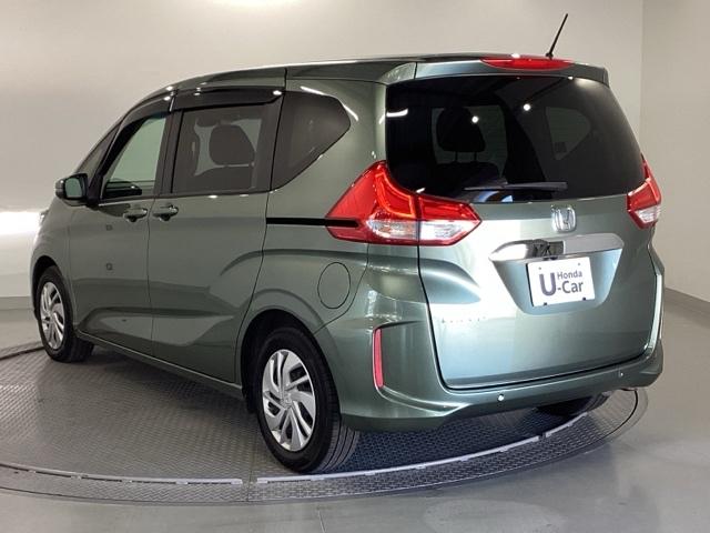 フリード G 純正ナビ フルセグ リアカメラ Aクルーズ 3列シート LEDヘッドライト パワーウインドウ 地デジ Rカメラ イモビ VSA USB エアコン エアバッグ スマートキー ECONモード キーフリ(10枚目)