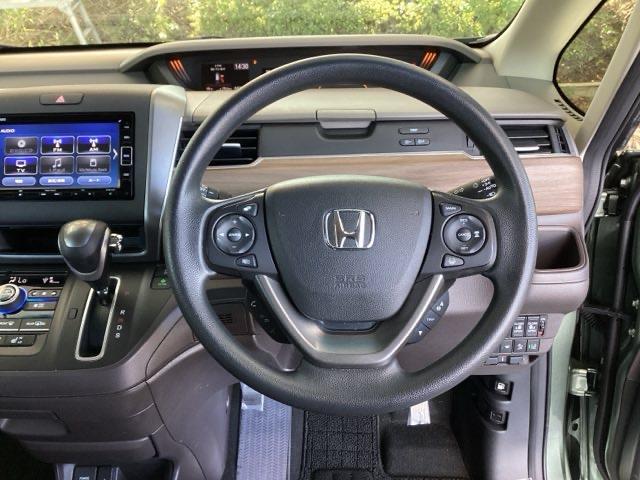 フリード G 純正ナビ フルセグ リアカメラ Aクルーズ 3列シート LEDヘッドライト パワーウインドウ 地デジ Rカメラ イモビ VSA USB エアコン エアバッグ スマートキー ECONモード キーフリ(18枚目)