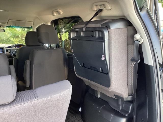 フリード G 純正ナビ フルセグ リアカメラ Aクルーズ 3列シート LEDヘッドライト パワーウインドウ 地デジ Rカメラ イモビ VSA USB エアコン エアバッグ スマートキー ECONモード キーフリ(23枚目)