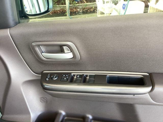 フリード G 純正ナビ フルセグ リアカメラ Aクルーズ 3列シート LEDヘッドライト パワーウインドウ 地デジ Rカメラ イモビ VSA USB エアコン エアバッグ スマートキー ECONモード キーフリ(51枚目)