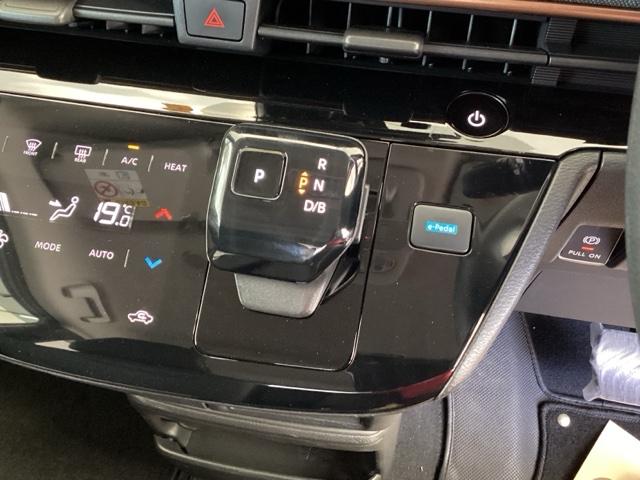 サクラ Ｘ　ナビ　全周囲カメラ　ＬＥＤヘッドライト　アラウンドヴューモニター　ＵＳＢ　地デジ　運転席エアバック　パーキングセンサー　ＡＡＣ　ベンチシート　ＬＥＤヘッドランプ　スマートキー　ＥＴＣ　盗難防止システム（14枚目）