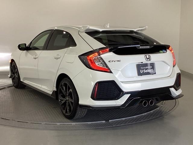 シビック ハッチバック　純正ナビ　フルセグ　６速ＭＴ　追突軽減ブレーキ　盗難防止装置　Ｂモニター　横滑防止　シートヒーター付き　ＬＥＤライト　スマートキー　ＡＡＣ　ナビ・ＴＶ　ドラレコ　サイドカーテンエアバック　ＥＴＣ（10枚目）