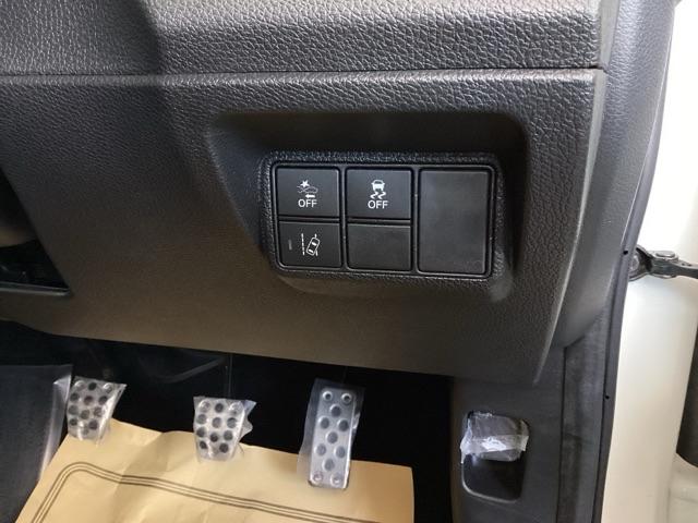 シビック ハッチバック　純正ナビ　フルセグ　６速ＭＴ　追突軽減ブレーキ　盗難防止装置　Ｂモニター　横滑防止　シートヒーター付き　ＬＥＤライト　スマートキー　ＡＡＣ　ナビ・ＴＶ　ドラレコ　サイドカーテンエアバック　ＥＴＣ（17枚目）