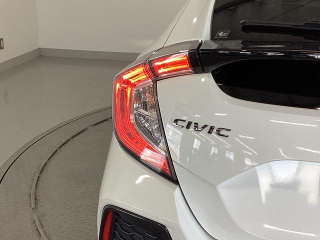 シビック ハッチバック　純正ナビ　フルセグ　６速ＭＴ　追突軽減ブレーキ　盗難防止装置　Ｂモニター　横滑防止　シートヒーター付き　ＬＥＤライト　スマートキー　ＡＡＣ　ナビ・ＴＶ　ドラレコ　サイドカーテンエアバック　ＥＴＣ（35枚目）
