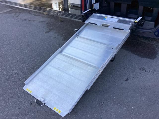 ステップワゴンスパーダ スパーダホンダセンシング車いす仕様車2列目乗車タイプ 純正ナビ フルセグ リアカメラ(23枚目)