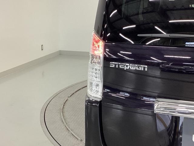 ステップワゴンスパーダ S ナビ 片側電動スライドドア リアカメラ Wエアバック 両側スライド片側電動ドア パワステ パワーウインドウ キーレス エアバック 3列シート エアコン ワンセグテレビ ETC付き DVD ABS(34枚目)