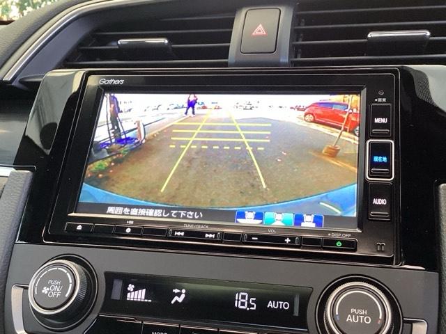 シビック ハッチバック　純正メモリーナビ　Ｓルーフ　本革Ｐシート　追突軽減ブレーキ　盗難防止装置　本革シート　Ｂモニター　整備記録簿　横滑防止　Ａライト　シートヒーター付き　ＬＥＤライト　フルセグＴＶ　スマートキー　ＡＡＣ（13枚目）