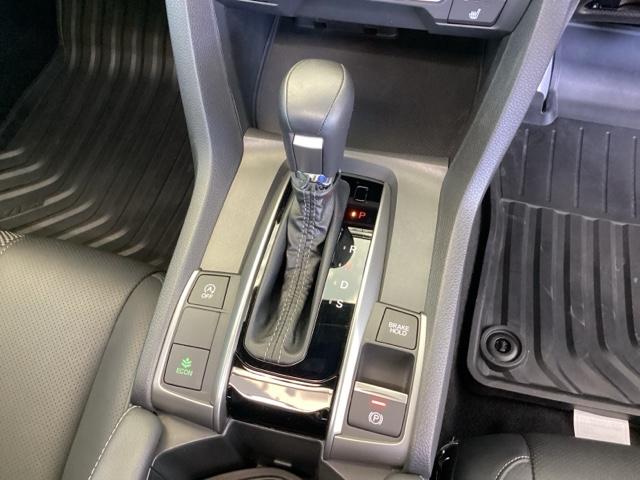 シビック ハッチバック　純正メモリーナビ　Ｓルーフ　本革Ｐシート　追突軽減ブレーキ　盗難防止装置　本革シート　Ｂモニター　整備記録簿　横滑防止　Ａライト　シートヒーター付き　ＬＥＤライト　フルセグＴＶ　スマートキー　ＡＡＣ（14枚目）