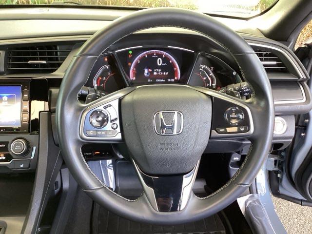 シビック ハッチバック　純正メモリーナビ　Ｓルーフ　本革Ｐシート　追突軽減ブレーキ　盗難防止装置　本革シート　Ｂモニター　整備記録簿　横滑防止　Ａライト　シートヒーター付き　ＬＥＤライト　フルセグＴＶ　スマートキー　ＡＡＣ（15枚目）