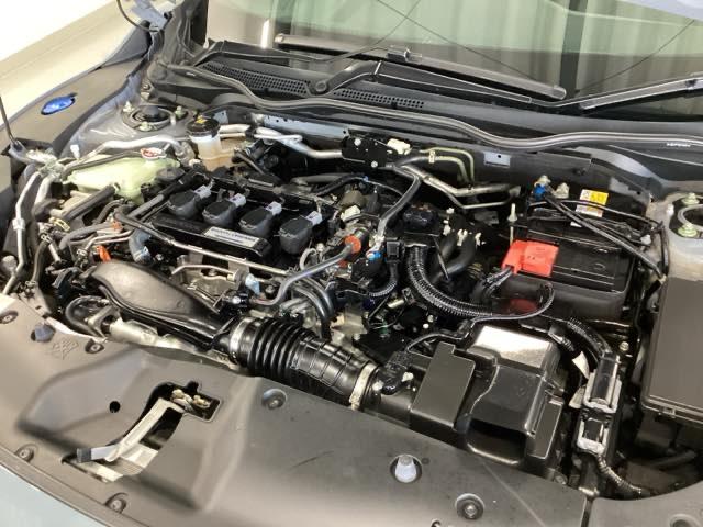 シビック ハッチバック　純正メモリーナビ　Ｓルーフ　本革Ｐシート　追突軽減ブレーキ　盗難防止装置　本革シート　Ｂモニター　整備記録簿　横滑防止　Ａライト　シートヒーター付き　ＬＥＤライト　フルセグＴＶ　スマートキー　ＡＡＣ（21枚目）