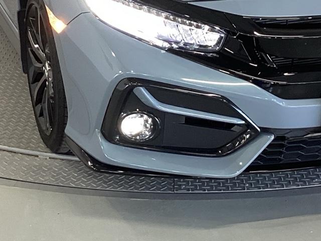 シビック ハッチバック　純正メモリーナビ　Ｓルーフ　本革Ｐシート　追突軽減ブレーキ　盗難防止装置　本革シート　Ｂモニター　整備記録簿　横滑防止　Ａライト　シートヒーター付き　ＬＥＤライト　フルセグＴＶ　スマートキー　ＡＡＣ（25枚目）