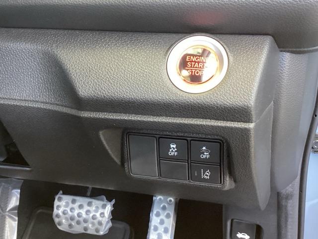 シビック ハッチバック　純正メモリーナビ　Ｓルーフ　本革Ｐシート　追突軽減ブレーキ　盗難防止装置　本革シート　Ｂモニター　整備記録簿　横滑防止　Ａライト　シートヒーター付き　ＬＥＤライト　フルセグＴＶ　スマートキー　ＡＡＣ（48枚目）