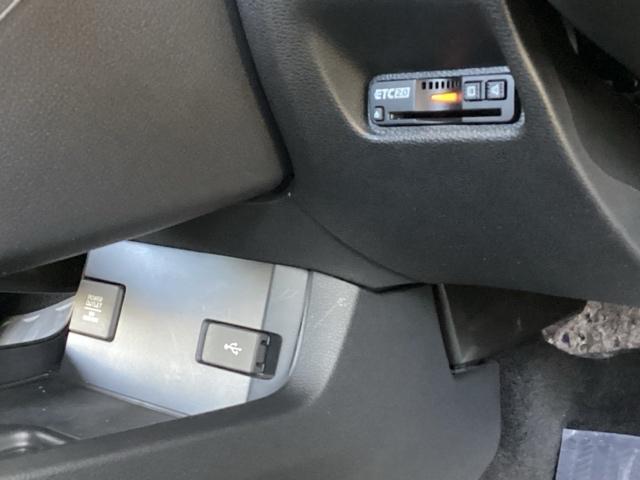 シビック ハッチバック　純正メモリーナビ　Ｓルーフ　本革Ｐシート　追突軽減ブレーキ　盗難防止装置　本革シート　Ｂモニター　整備記録簿　横滑防止　Ａライト　シートヒーター付き　ＬＥＤライト　フルセグＴＶ　スマートキー　ＡＡＣ（49枚目）