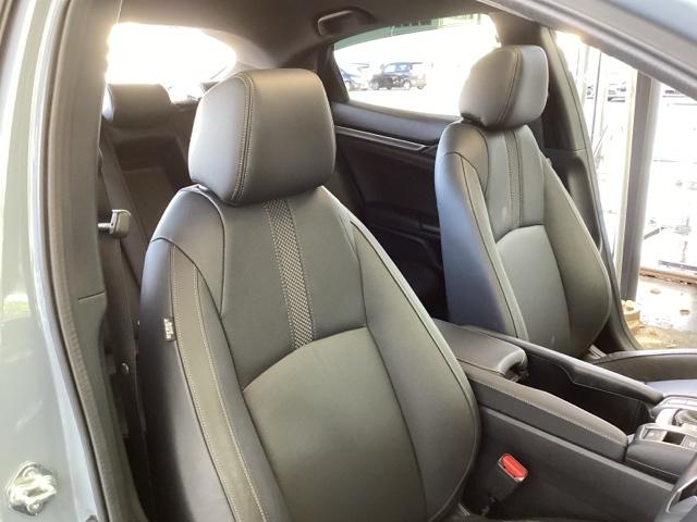 シビック ハッチバック　純正メモリーナビ　Ｓルーフ　本革Ｐシート　追突軽減ブレーキ　盗難防止装置　本革シート　Ｂモニター　整備記録簿　横滑防止　Ａライト　シートヒーター付き　ＬＥＤライト　フルセグＴＶ　スマートキー　ＡＡＣ（59枚目）