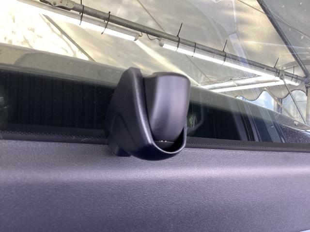 シビック ハッチバック　純正メモリーナビ　Ｓルーフ　本革Ｐシート　追突軽減ブレーキ　盗難防止装置　本革シート　Ｂモニター　整備記録簿　横滑防止　Ａライト　シートヒーター付き　ＬＥＤライト　フルセグＴＶ　スマートキー　ＡＡＣ（69枚目）