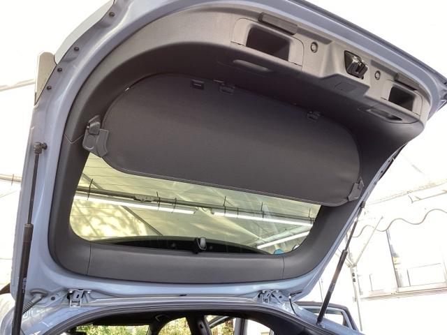 シビック ハッチバック　純正メモリーナビ　Ｓルーフ　本革Ｐシート　追突軽減ブレーキ　盗難防止装置　本革シート　Ｂモニター　整備記録簿　横滑防止　Ａライト　シートヒーター付き　ＬＥＤライト　フルセグＴＶ　スマートキー　ＡＡＣ（70枚目）