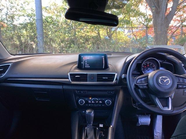 フロントガラスが大きく、ワイドな視界で運転もしやすくなるように、設計されています。